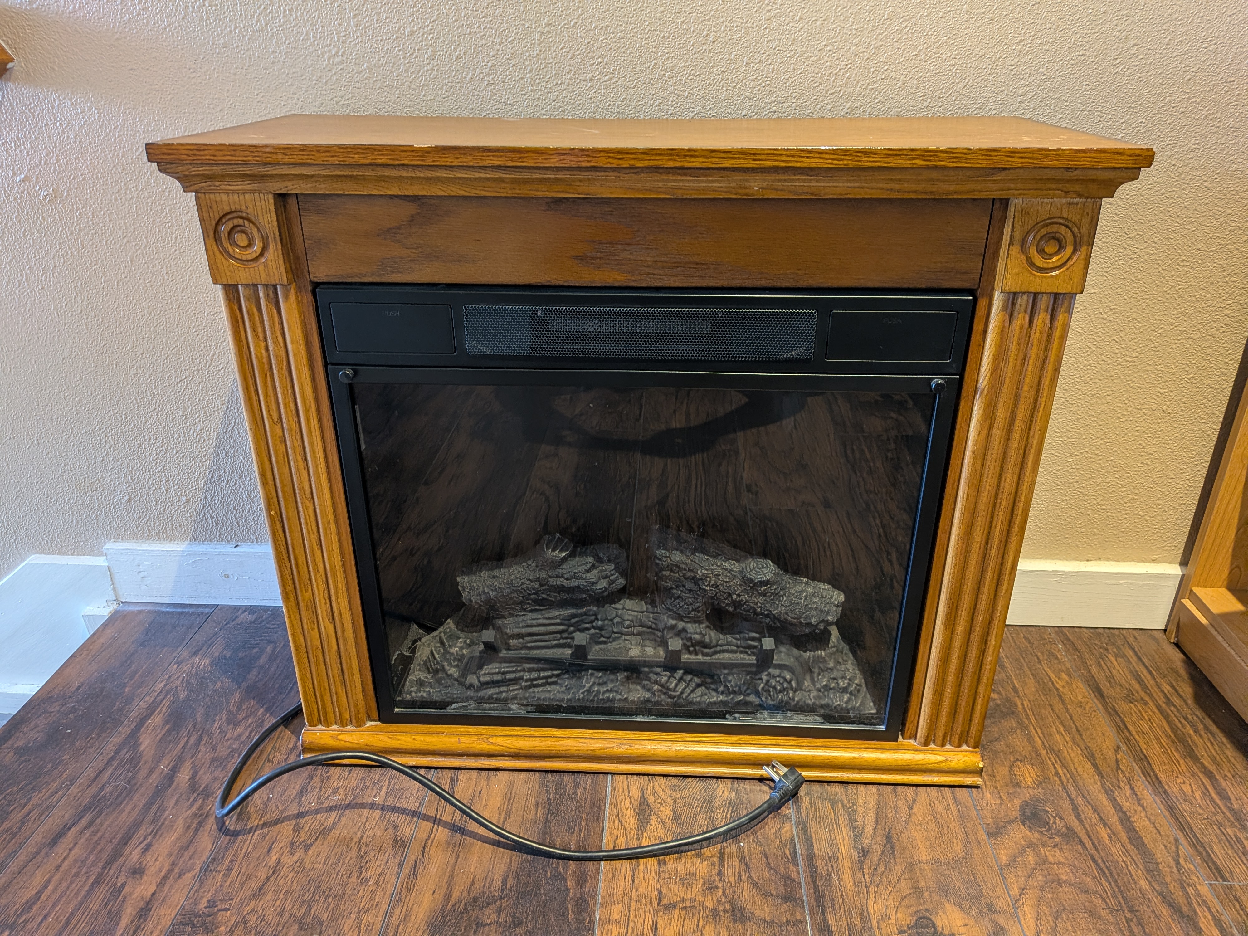 ClassicFlame Electric Fireplace with Oak Mantel (Twin Star, Model 23EF010GAA)