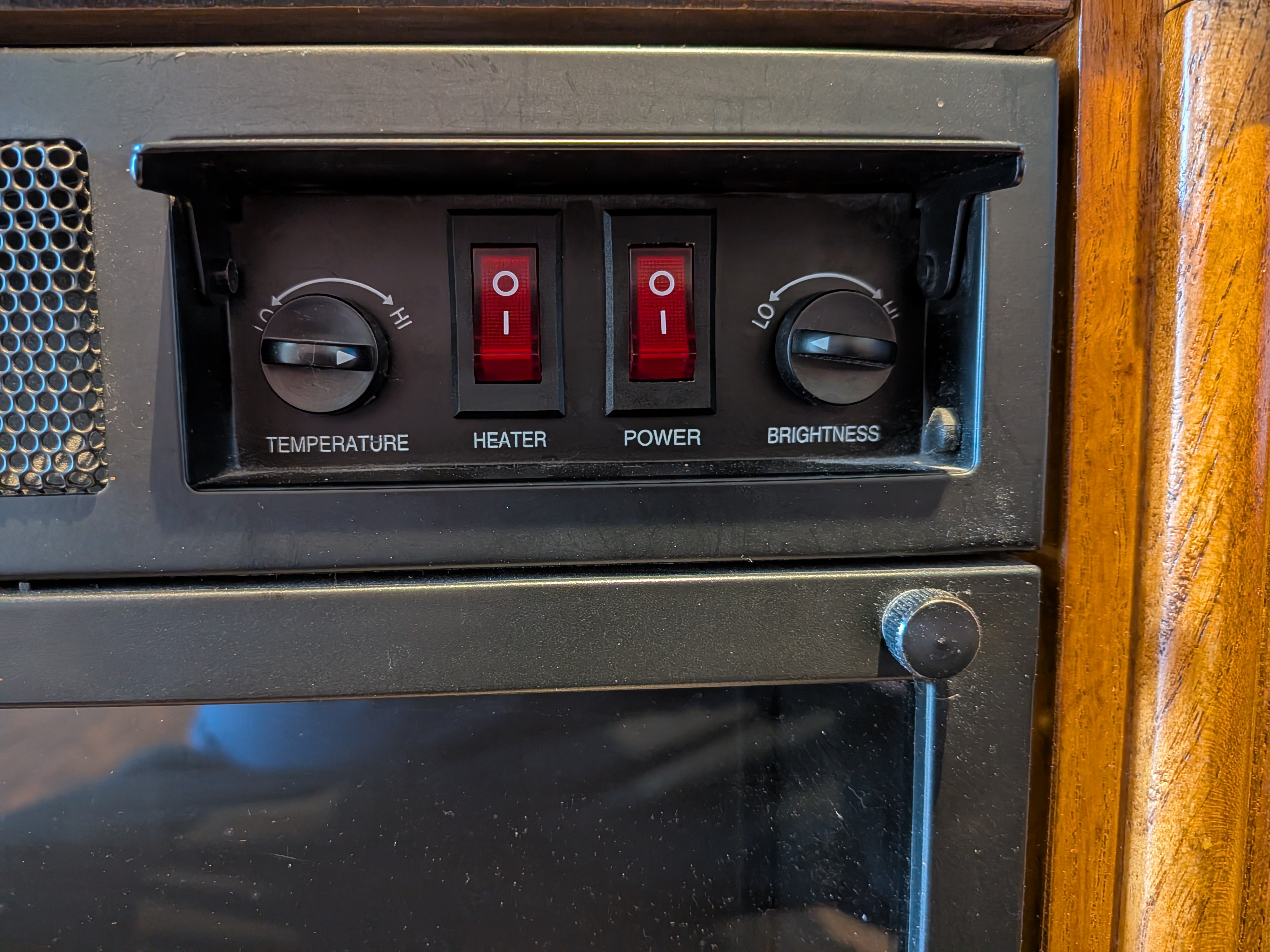 ClassicFlame Electric Fireplace with Oak Mantel (Twin Star, Model 23EF010GAA)