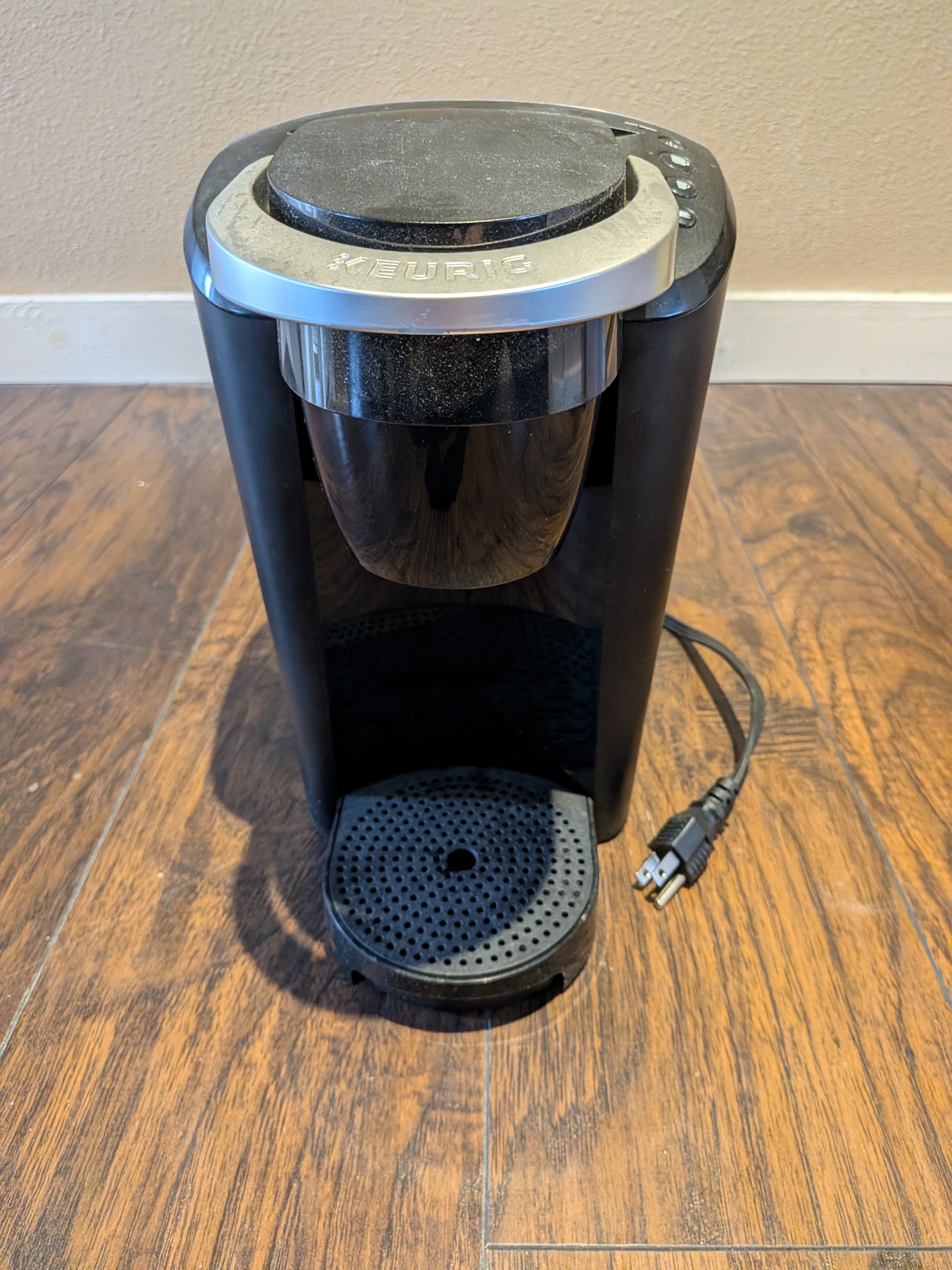 Keurig K-Compact Single-Serve Coffee Maker with Original Box (Black)