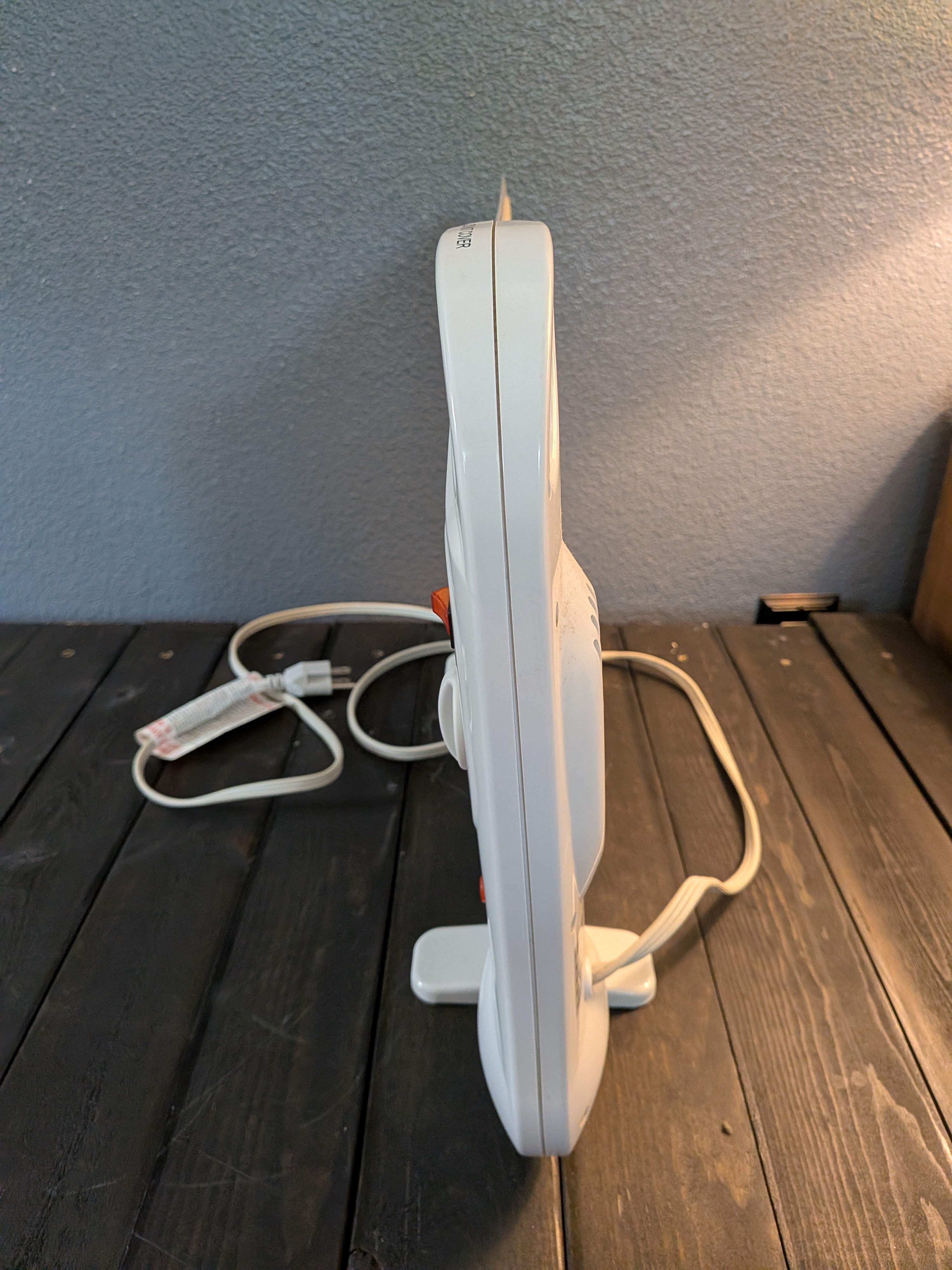 NewAir AH-400 Oil-Filled Under-Desk Space Heater