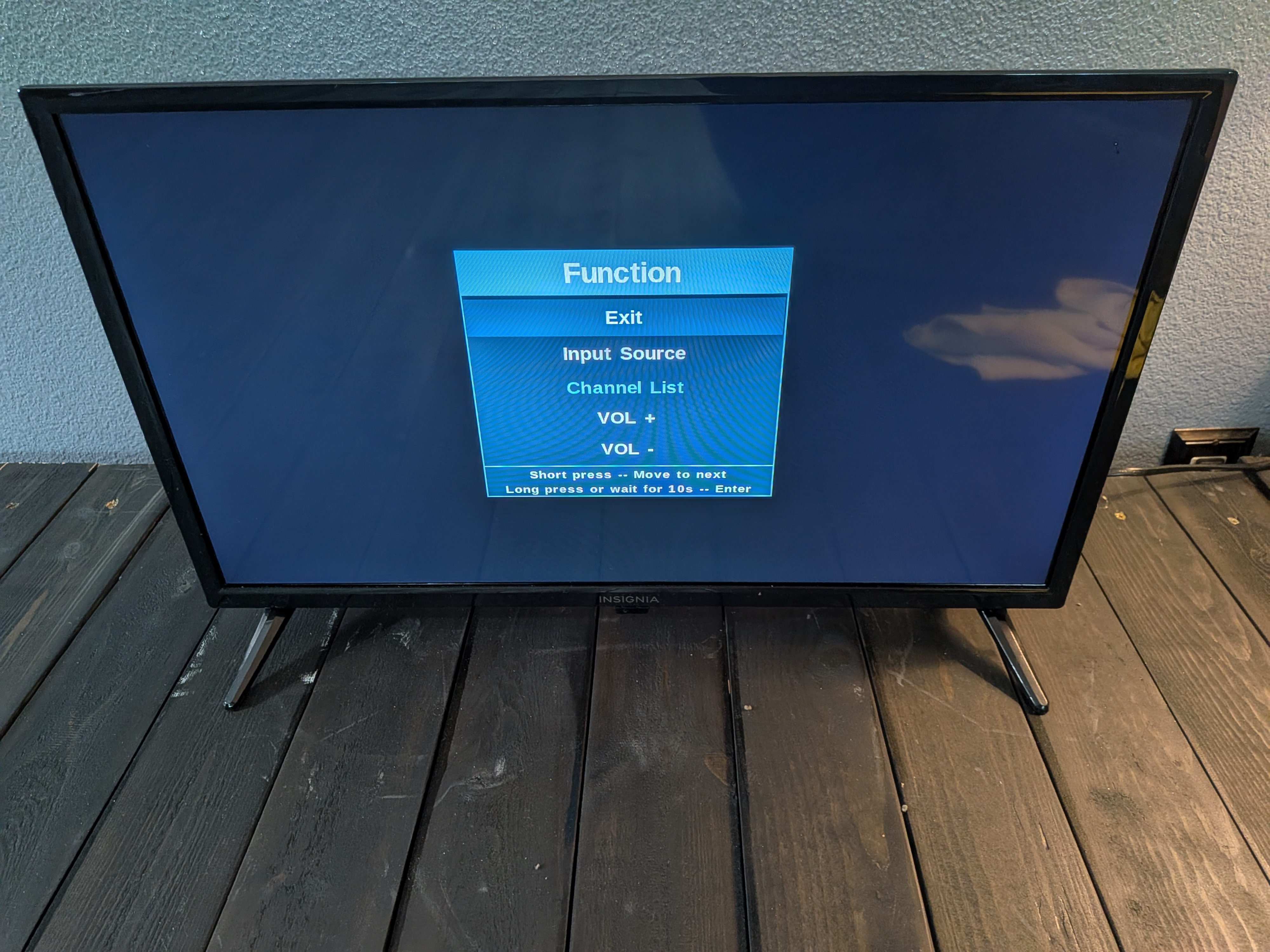Insignia 24" 720p LED TV