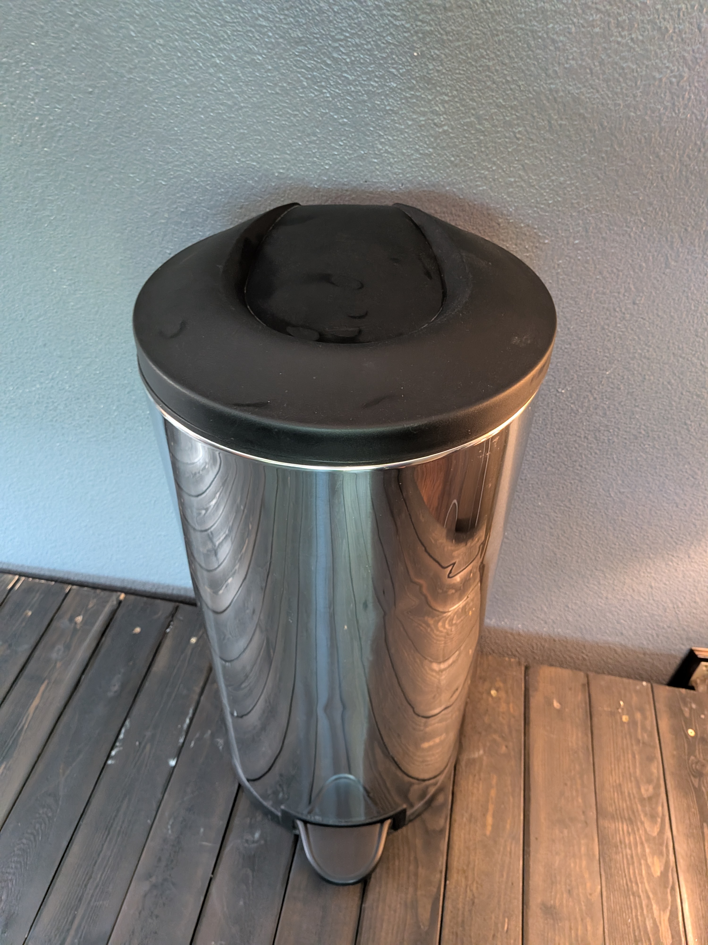 simplehuman Stainless Steel Round Step Trash Can with Inner Liner