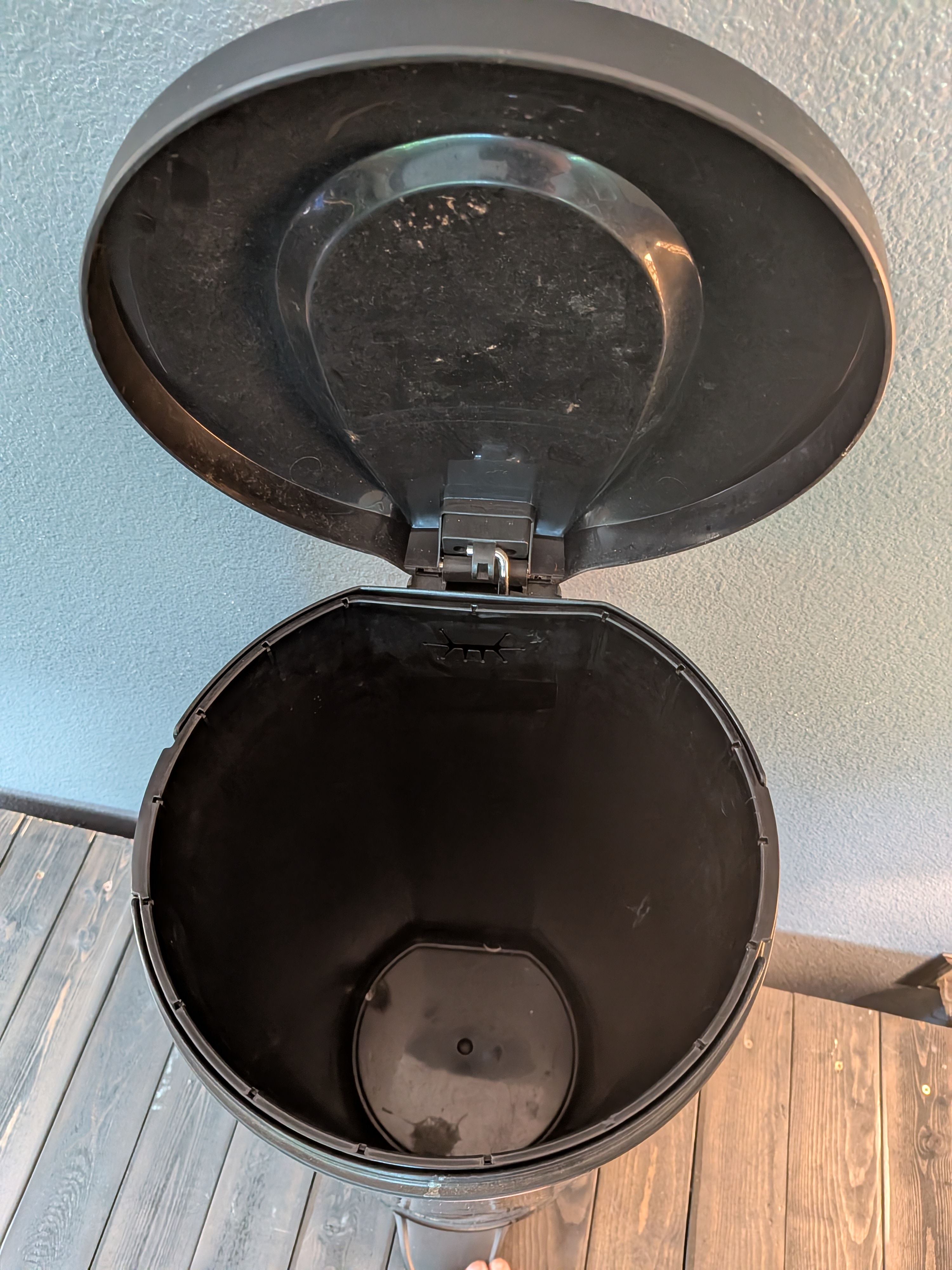 simplehuman Stainless Steel Round Step Trash Can with Inner Liner