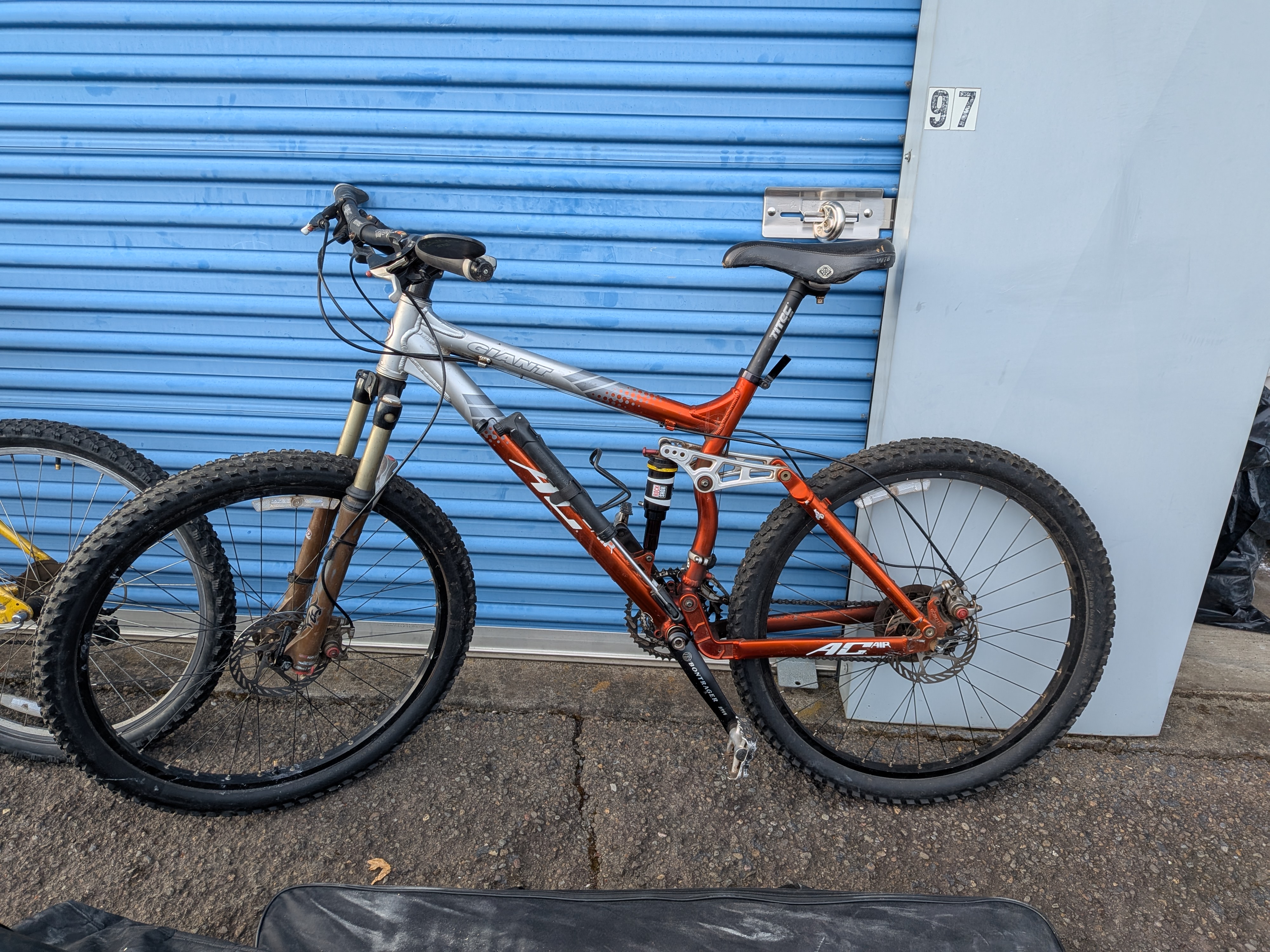 Giant Full-Suspension Mountain Bike