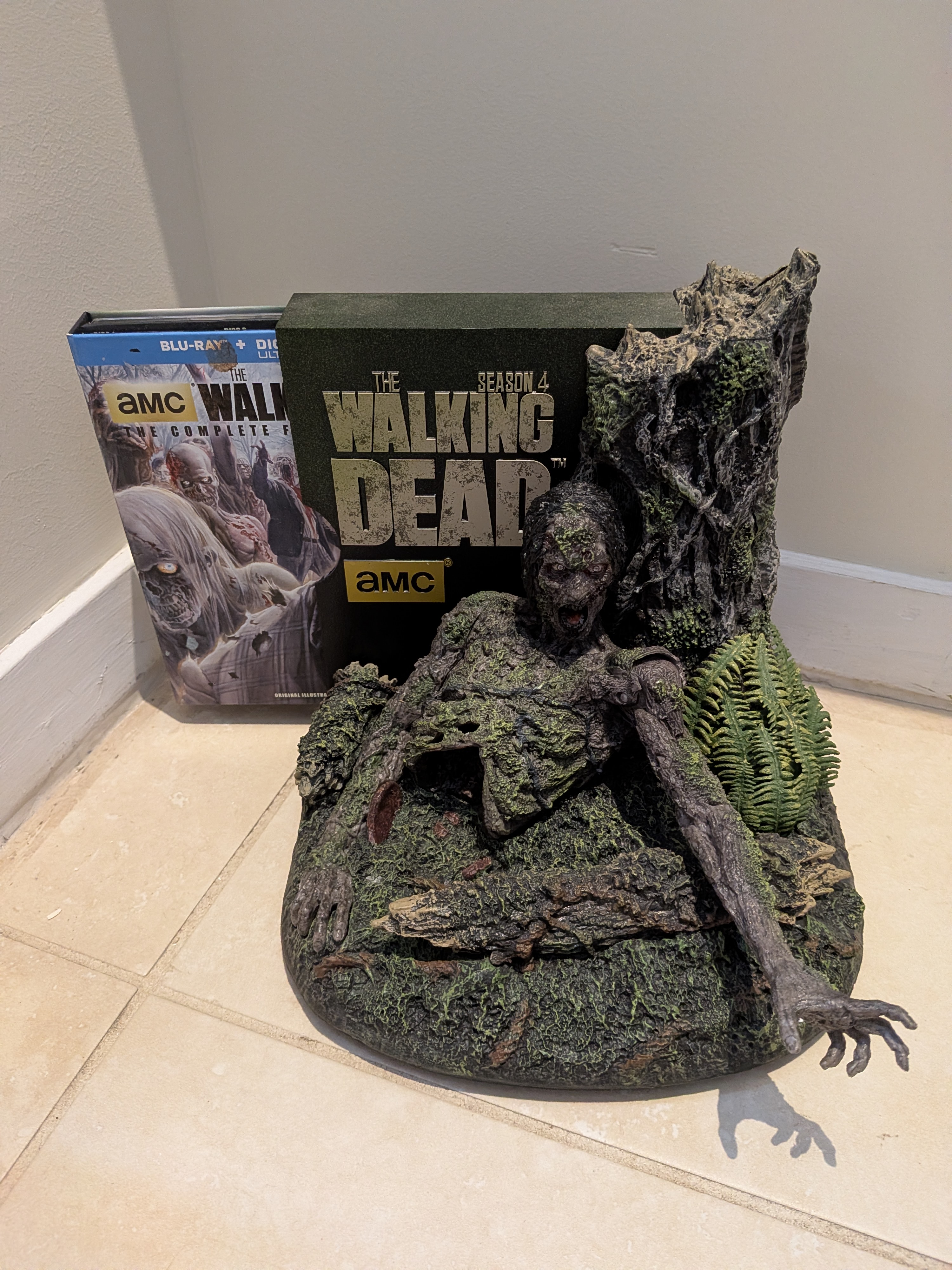The Walking Dead Seasons 1-4 Limited Edition Blu-ray Collector's Lot with Fear the Walking Dead Season 1